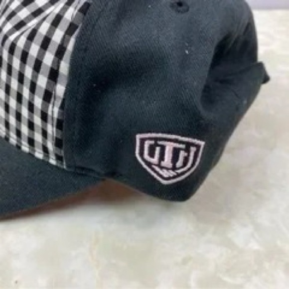 Ottawa Senators Black Pink Gingham Old Time Hockey Adjustable Hat - Picture 5 of 5